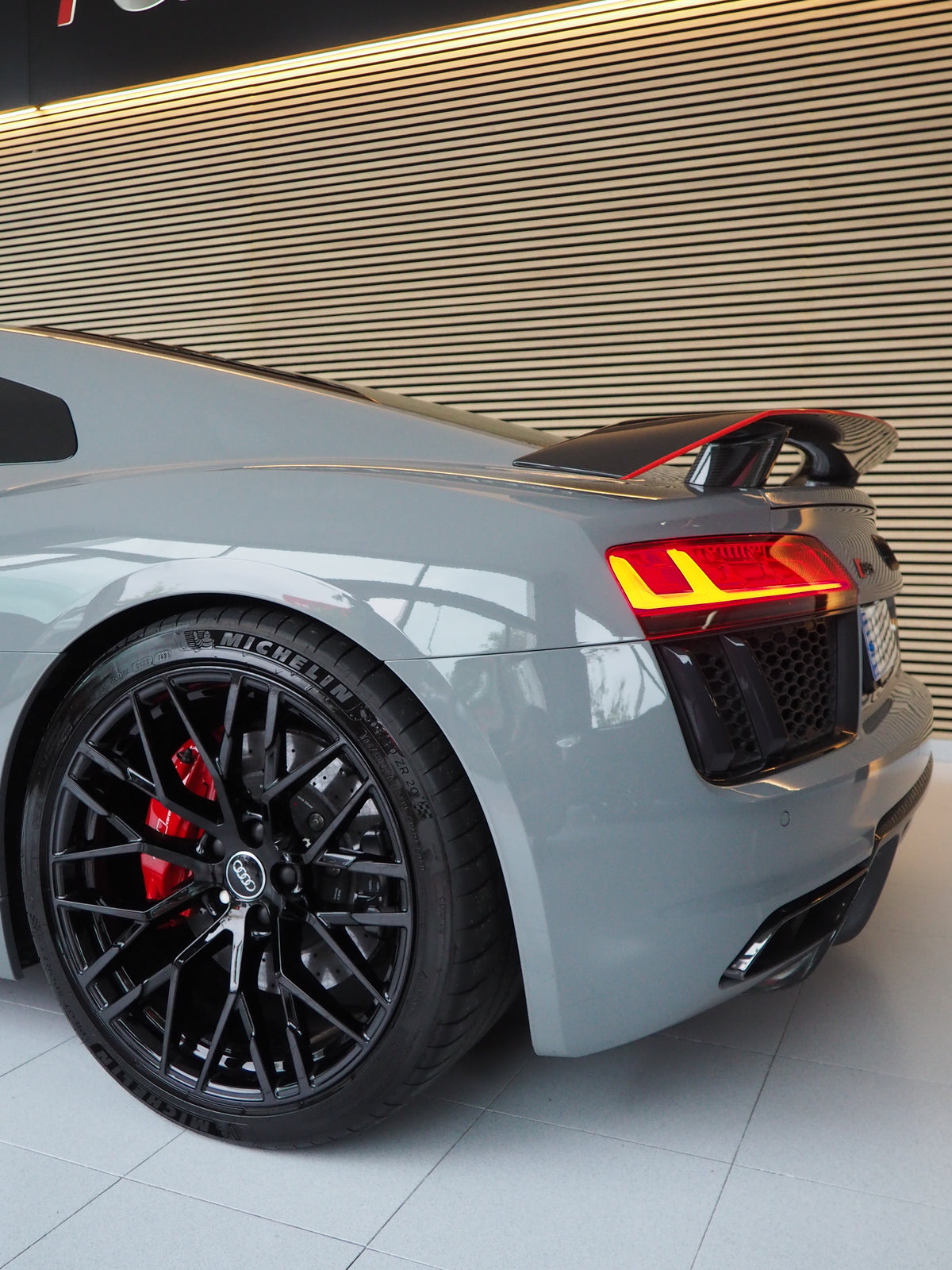 AUDI R8 5.2 FSI PLUS QUATTRO S TRONIC