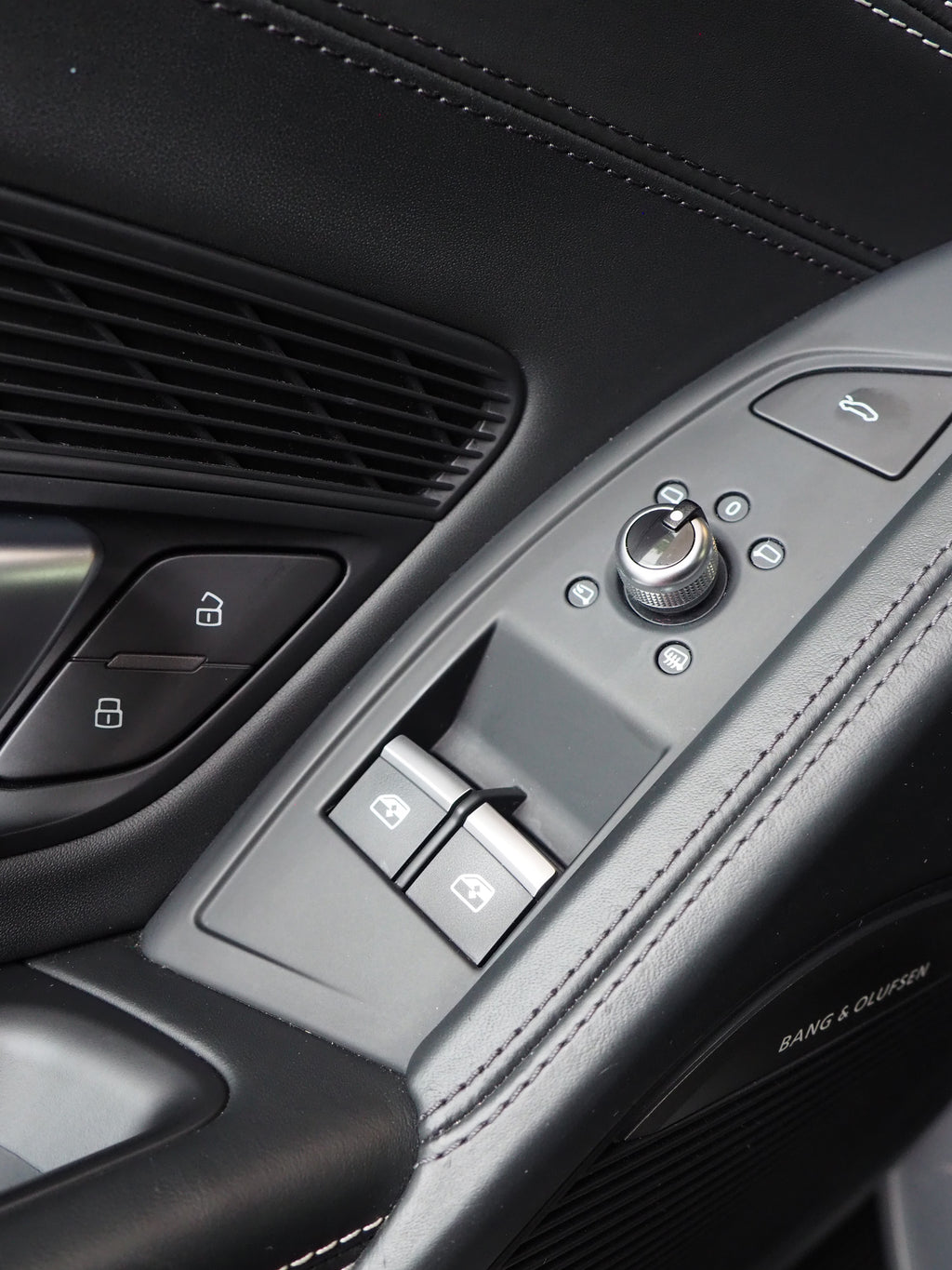 AUDI R8 5.2 FSI PLUS QUATTRO S TRONIC