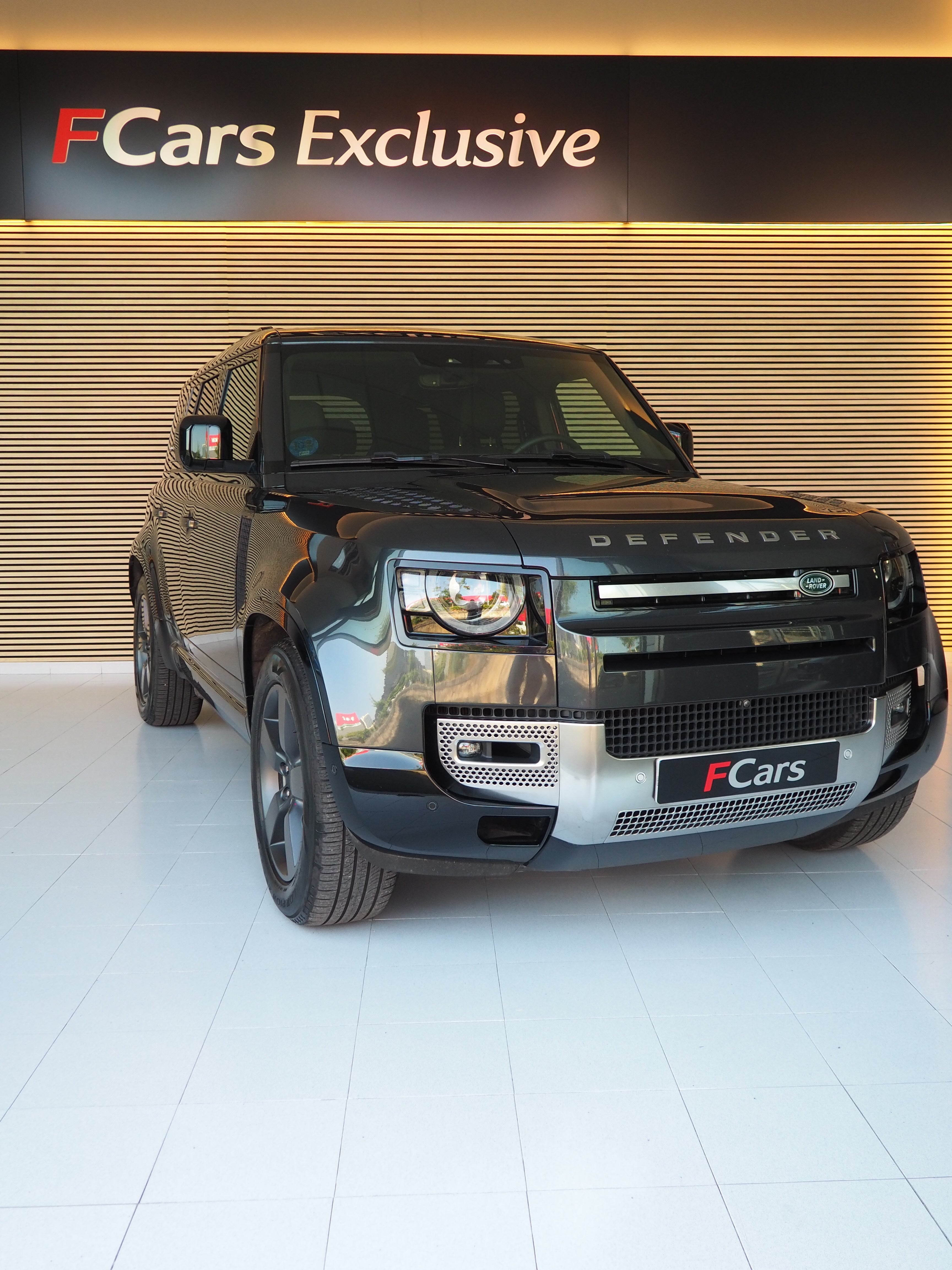 LAND-ROVER Defender 2.0 Si4 404 SE 110 Auto 4WD PHEV