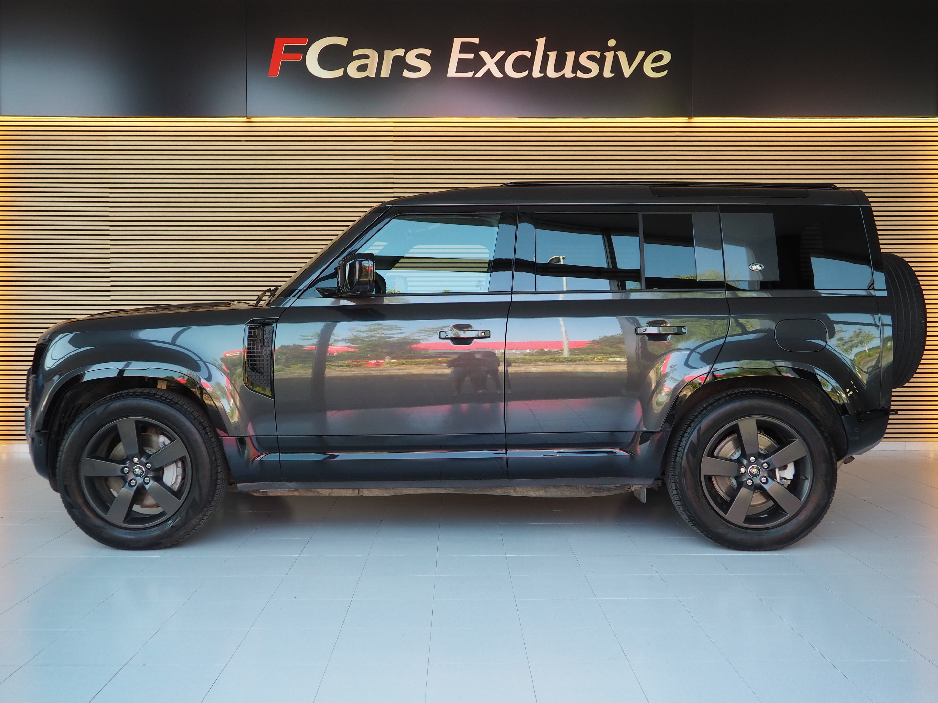 LAND-ROVER Defender 2.0 Si4 404 SE 110 Auto 4WD PHEV