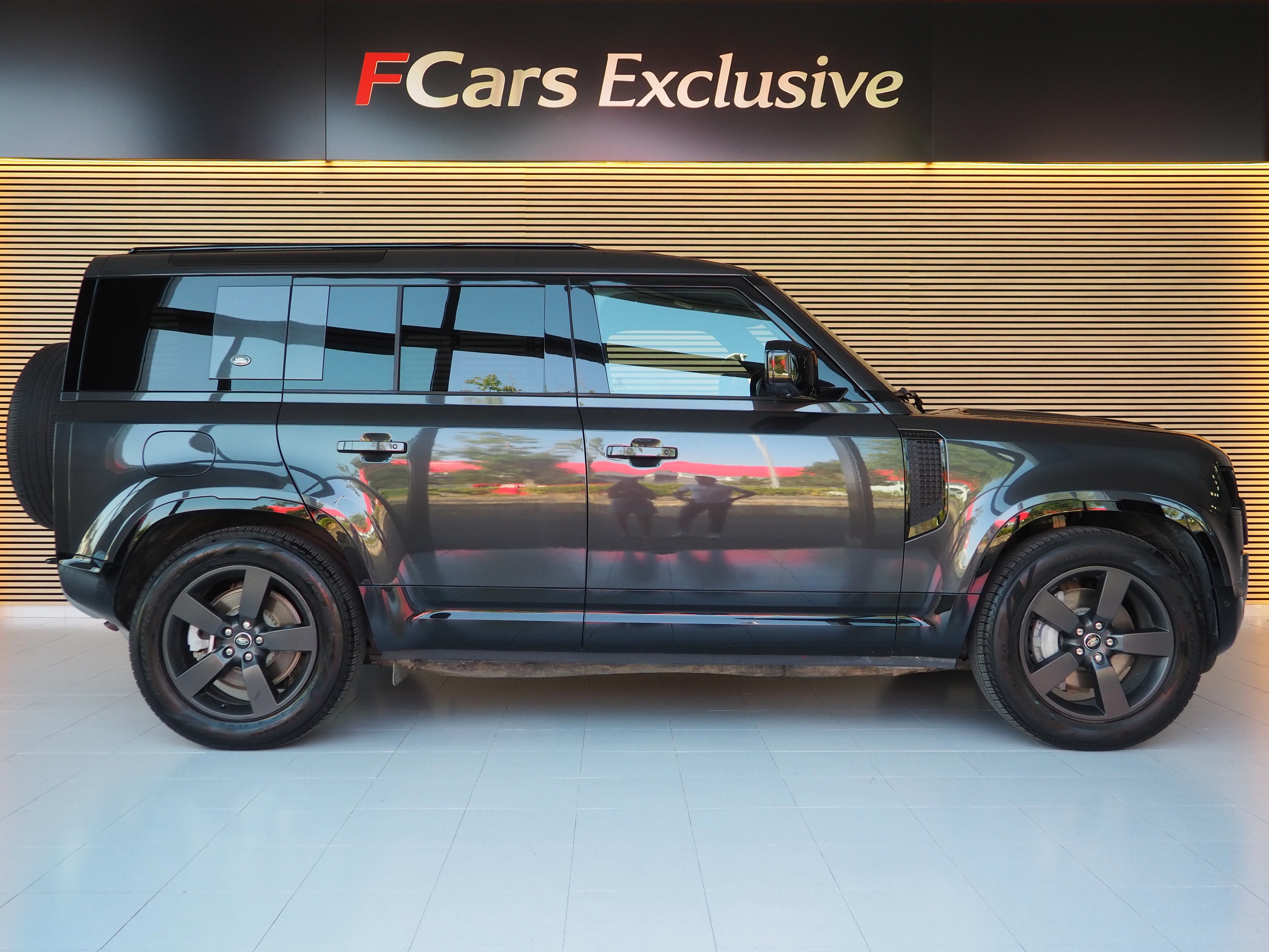 LAND-ROVER Defender 2.0 Si4 404 SE 110 Auto 4WD PHEV