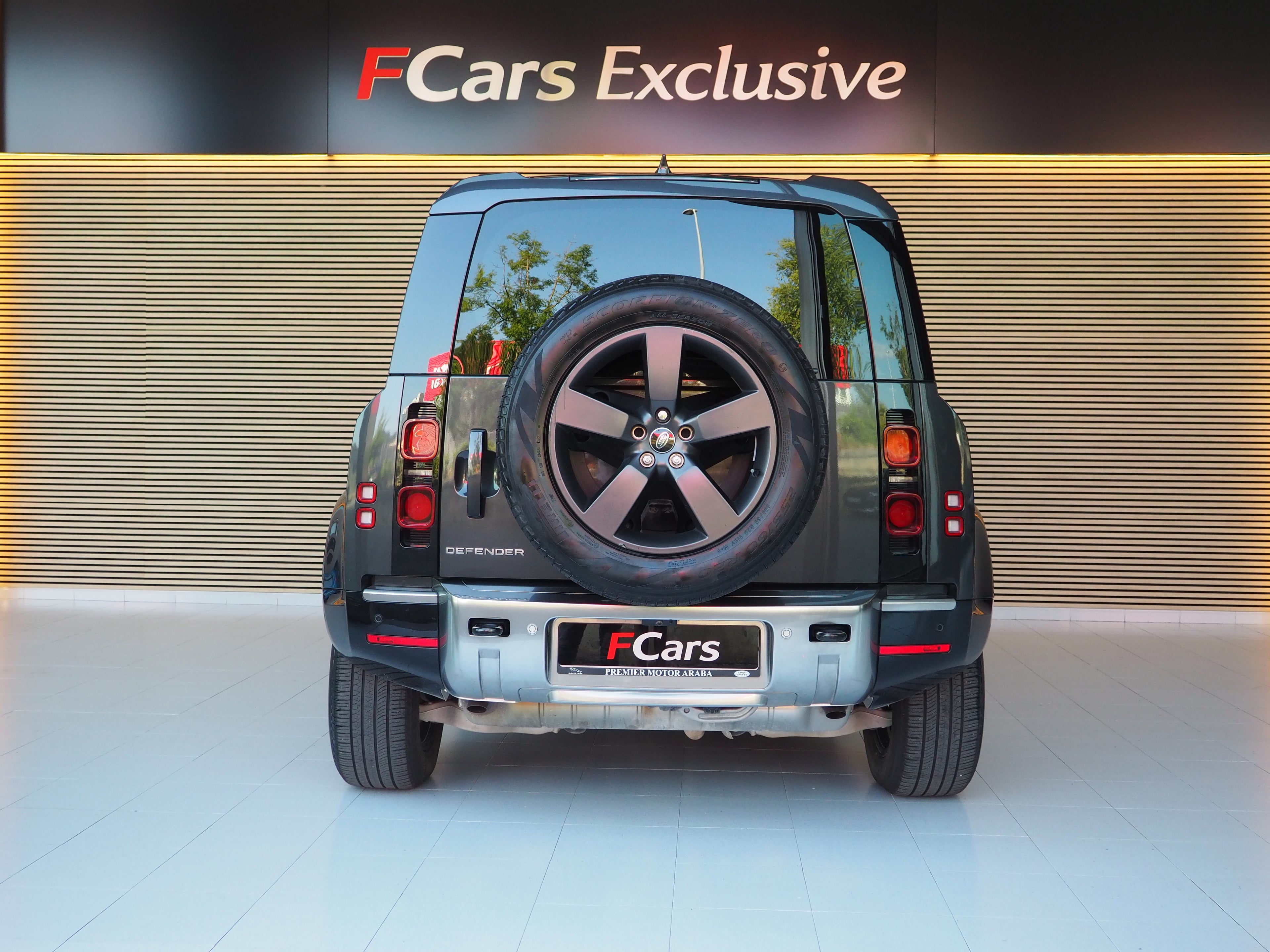 LAND-ROVER Defender 2.0 Si4 404 SE 110 Auto 4WD PHEV