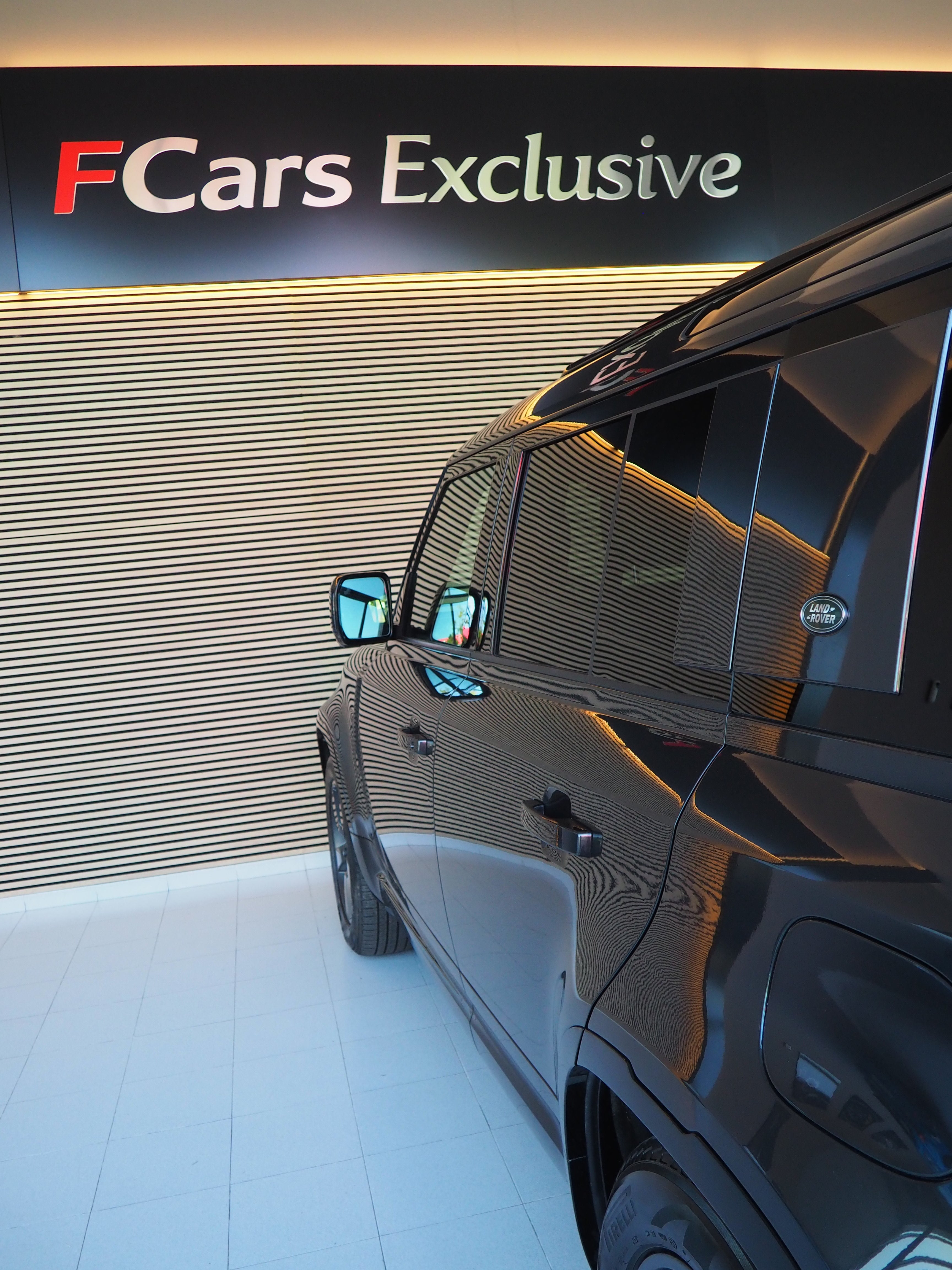 LAND-ROVER Defender 2.0 Si4 404 SE 110 Auto 4WD PHEV