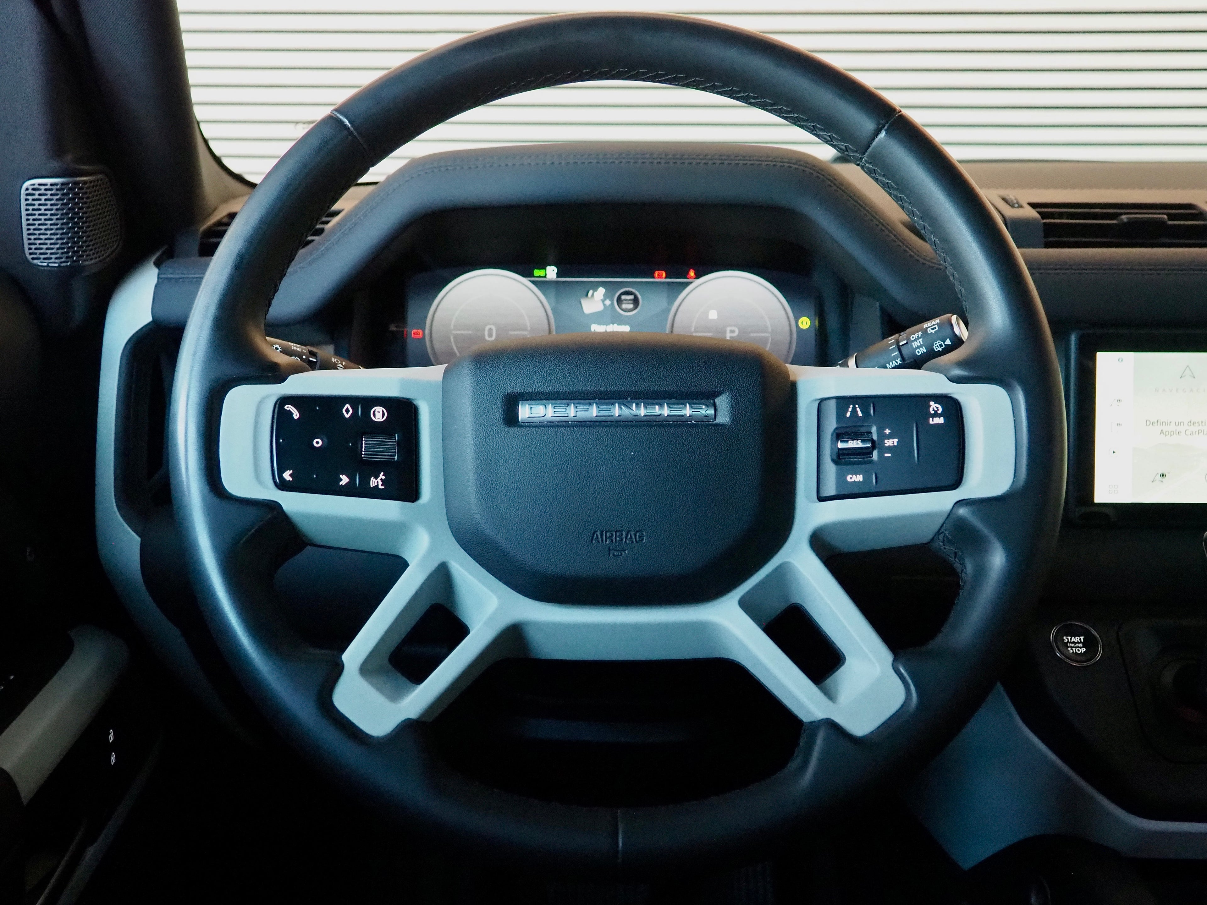 LAND-ROVER Defender 2.0 Si4 404 SE 110 Auto 4WD PHEV