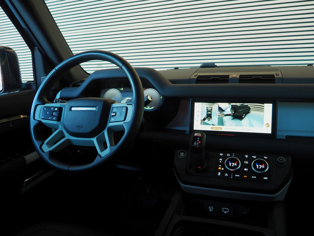 LAND-ROVER Defender 2.0 Si4 404 SE 110 Auto 4WD PHEV